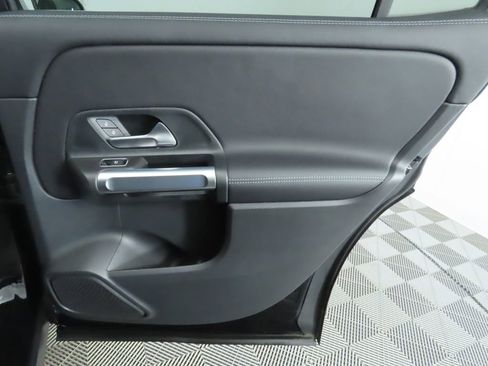 Certified 2025 Mercedes-Benz GLB 250 image 27