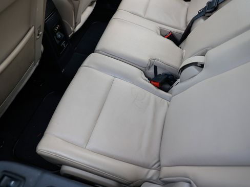 Used 2010 Dodge Journey R/T w/ Navigation & Sound Group I image 8