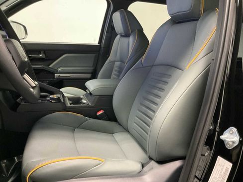 Used 2025 Toyota Tacoma 4x4 Double Cab Hybrid image 6