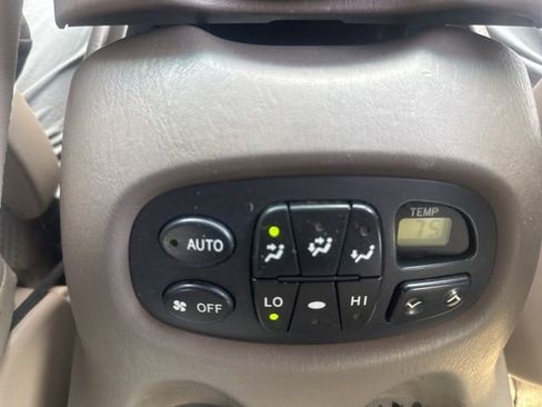 Used 2005 Toyota Sequoia SR5 RWD image 26
