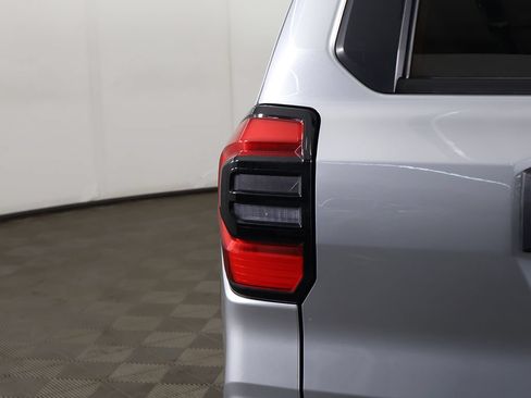 Used 2025 Toyota 4Runner SR5 AWD/4WD image 13