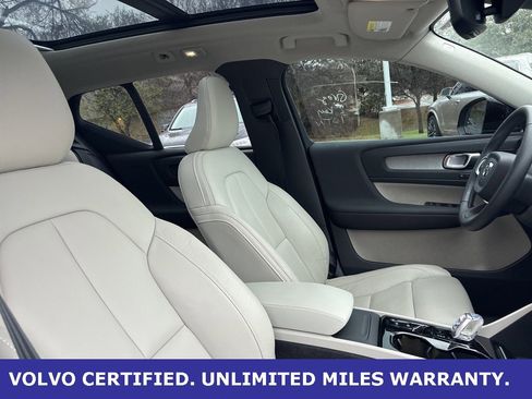 Used 2024 Volvo XC40 B5 Ultimate w/ Protection Package Premier image 13