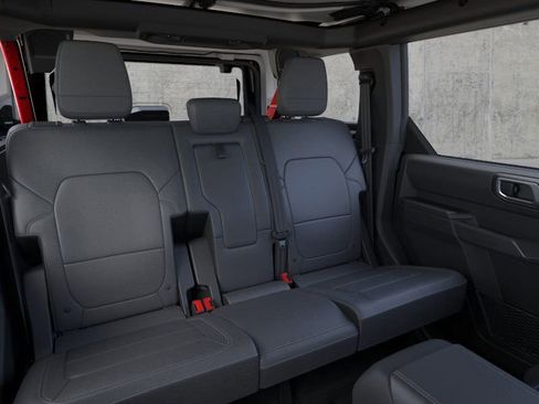 New 2025 Ford Bronco Badlands image 11