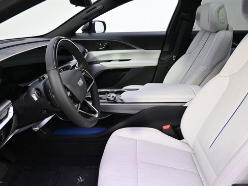 New 2025 Cadillac Lyriq Luxury image 13