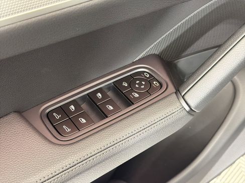 Used 2026 Porsche Cayenne image 22