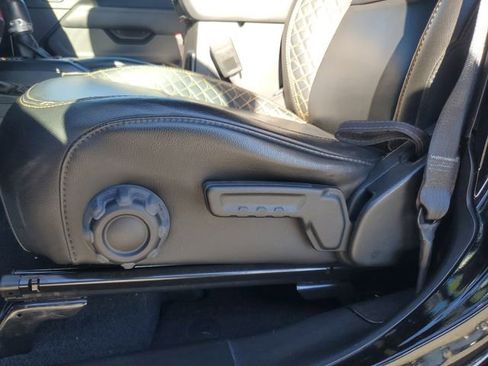 Used 2022 Jeep Wrangler Unlimited Sahara image 11