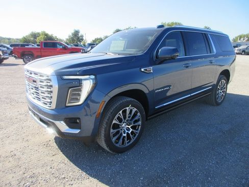 New 2026 GMC Yukon XL Denali w/ Sun & Power Step Package image 9