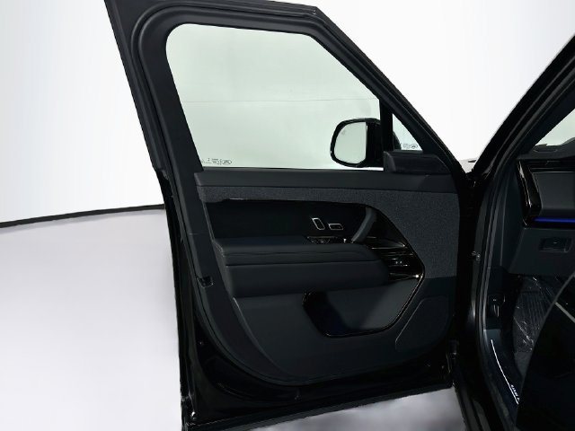 New 2027 Land Rover Range Rover Sport Dynamic SE AWD/4WD image 11