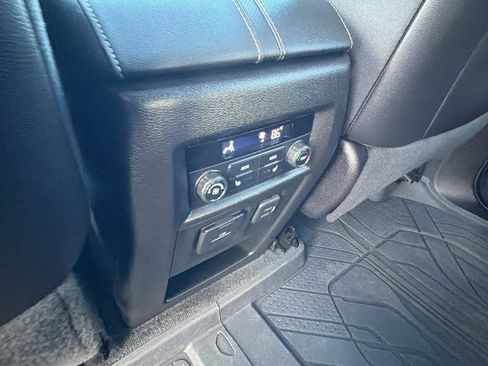 Used 2023 Chevrolet Traverse Premier image 18