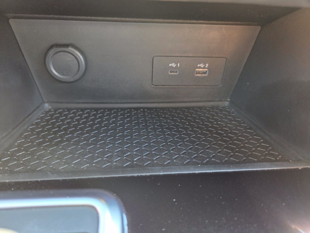 Used 2025 Nissan Pathfinder SV FWD image 17