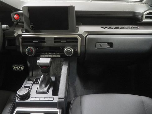 Used 2024 Toyota Tacoma TRD Sport image 38