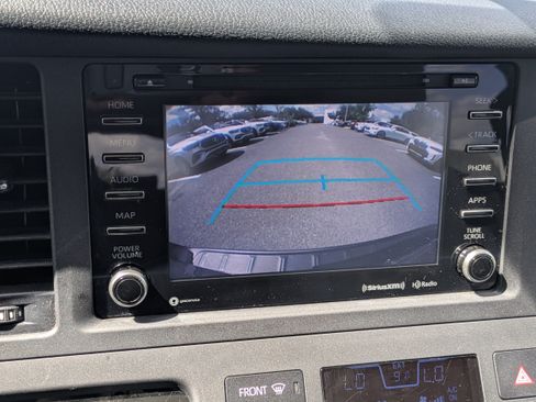 Used 2020 Toyota Sienna LE FWD image 20