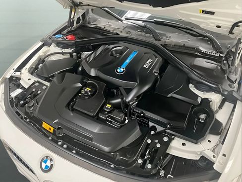 Used 2018 BMW 330e RWD image 17