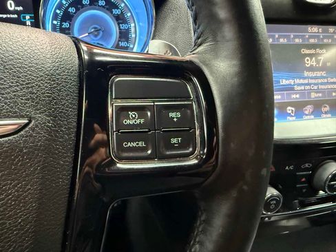 Used 2014 Chrysler 300 S w/ Luxury Group RWD image 12