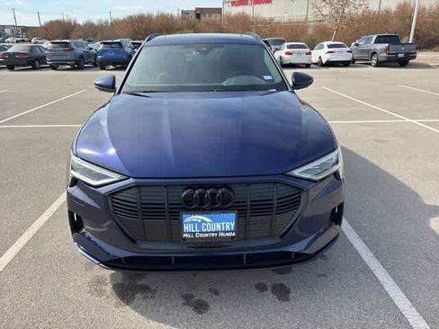 Used 2022 Audi e-tron Premium image 8