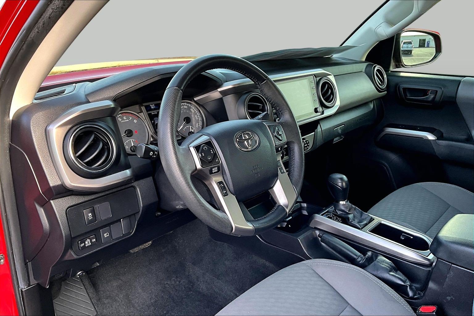 Used 2022 Toyota Tacoma SR5 w/ SR5 Appearance Package (SM) RWD image 12