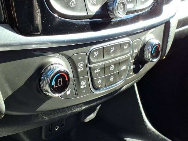 Used 2019 Chevrolet Traverse LT w/ LT Premium Package FWD image 26