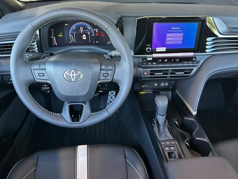 New 2026 Toyota Camry Hybrid AWD/4WD image 17