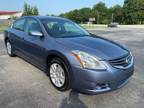 Used 2010 Nissan Altima 2.5 S FWD image 4