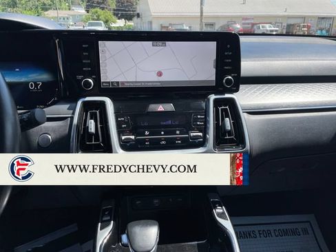 Used 2023 Kia Sorento SX AWD/4WD image 17