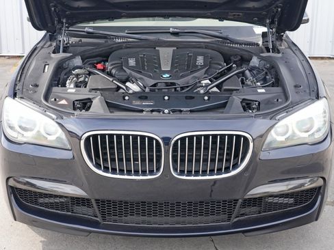 Used 2013 BMW 750Li image 7