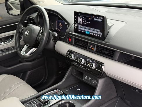 Certified 2025 Honda Pilot Elite image 11