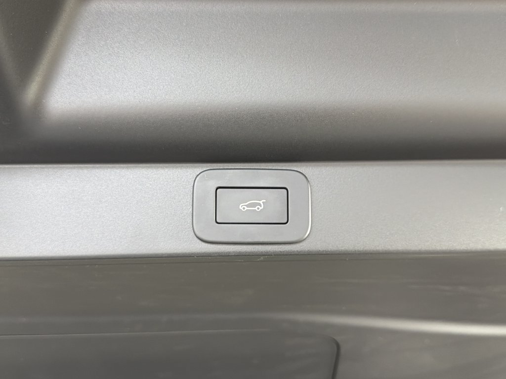 Used 2026 Land Rover Range Rover SE AWD/4WD image 36