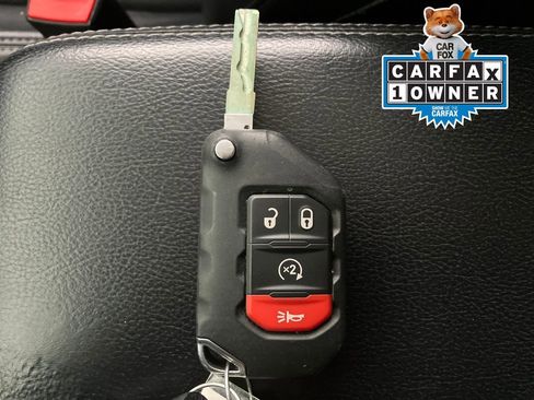 Used 2018 Jeep Wrangler Unlimited Sahara image 34