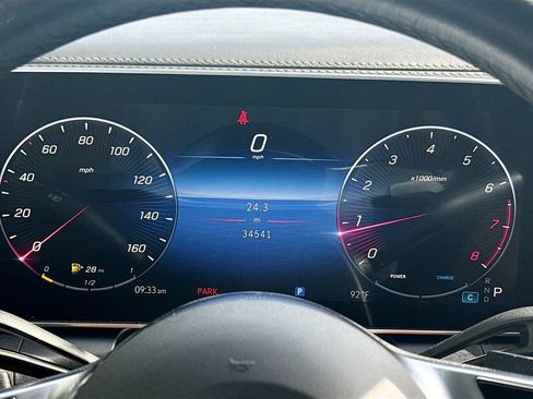 Used 2024 Mercedes-Benz GLC 300 4MATIC image 13