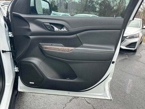 Used 2022 GMC Acadia Denali w/ Denali Ultimate Package image 15