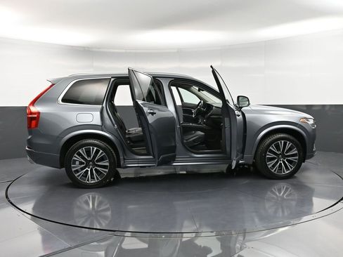 Used 2020 Volvo XC90 T5 Momentum image 40