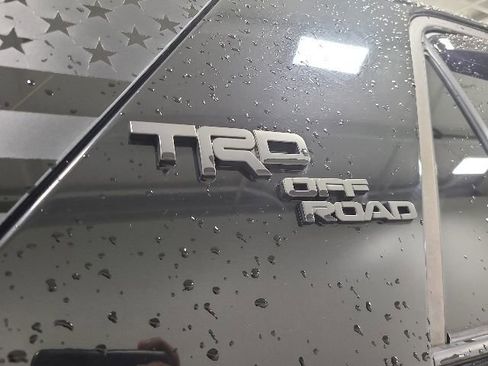 Used 2020 Toyota 4Runner TRD Off-Road AWD/4WD image 12