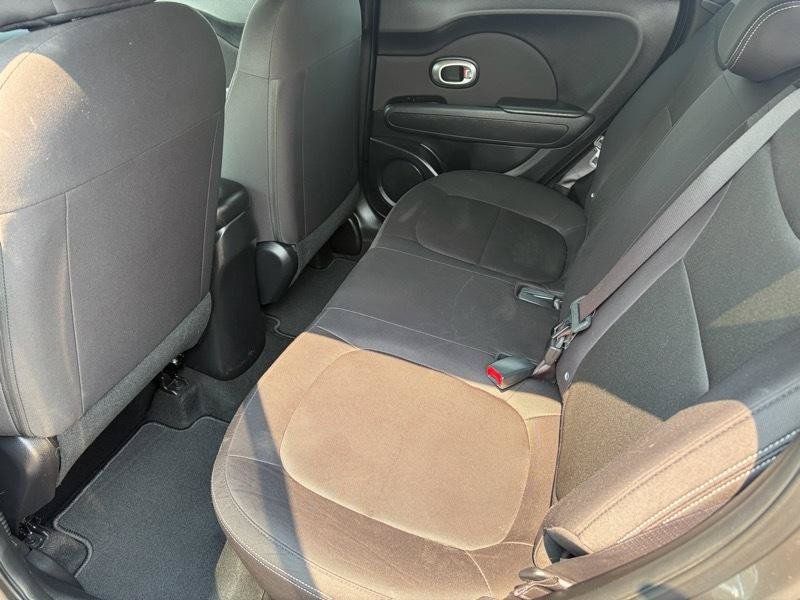 Used 2015 Kia Soul FWD image 9