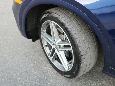 Used 2018 Audi SQ5 Premium Plus w/ Navigation Package image 21