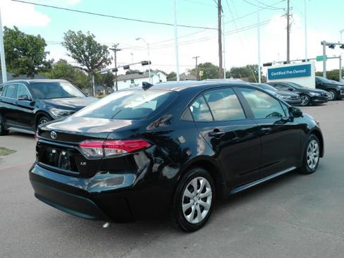 Used 2026 Toyota Corolla LE FWD image 6