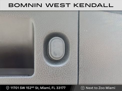 Used 2019 Cadillac Escalade ESV Premium Luxury image 12