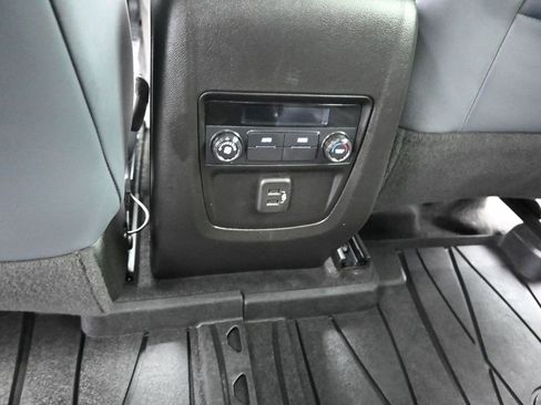 Used 2023 Buick Enclave Essence w/ Sport Touring Edition image 17