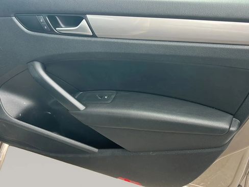 Used 2015 Volkswagen Passat 1.8T S image 12