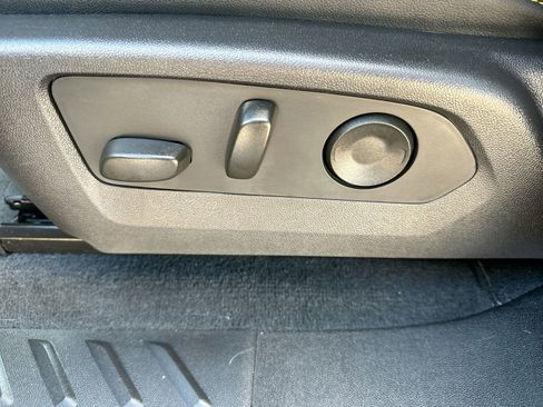 Used 2025 Chevrolet Colorado ZR2 image 12