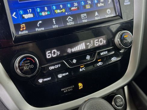 Used 2018 Nissan Murano S image 25