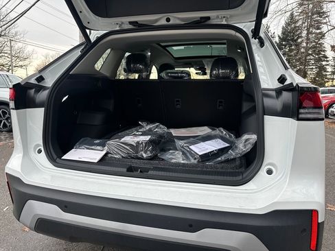 New 2026 Volkswagen Tiguan SE image 14