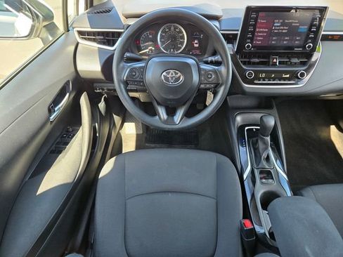 Used 2021 Toyota Corolla LE image 11