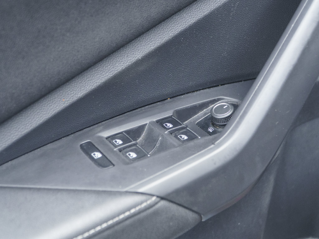 Used 2024 Volkswagen Jetta SE w/ Panoramic Sunroof Package FWD image 16