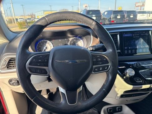 Used 2017 Chrysler Pacifica Touring-L Plus w/ Advanced Safetytec Group image 27