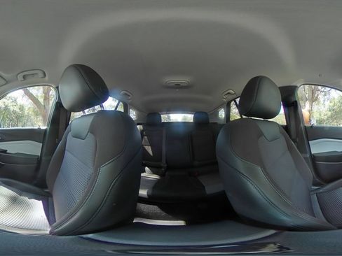 Used 2025 Chevrolet Trax LT FWD image 41