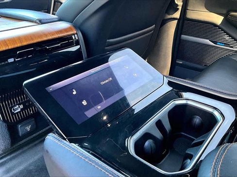 Certified 2022 Jeep Grand Wagoneer Series III AWD/4WD image 17