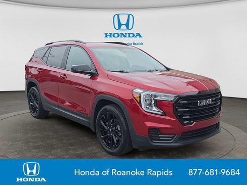 Used 2024 GMC Terrain SLE w/ Elevation Edition FWD image 7