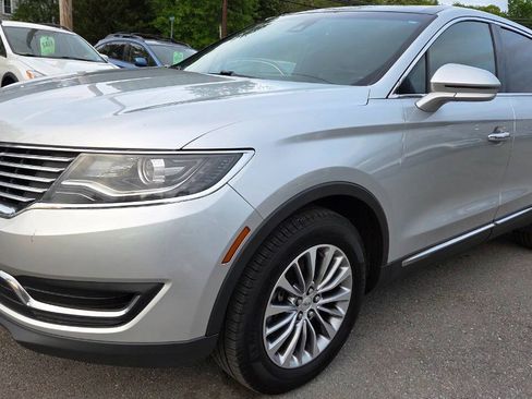 Used 2016 Lincoln MKX Select w/ Select Plus Package AWD/4WD image 5