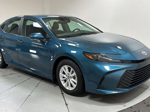 Certified 2025 Toyota Camry LE w/ Convenience Package image 3