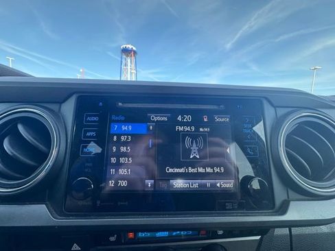 Used 2016 Toyota Tacoma TRD Sport w/ Premium & Technology Package image 19